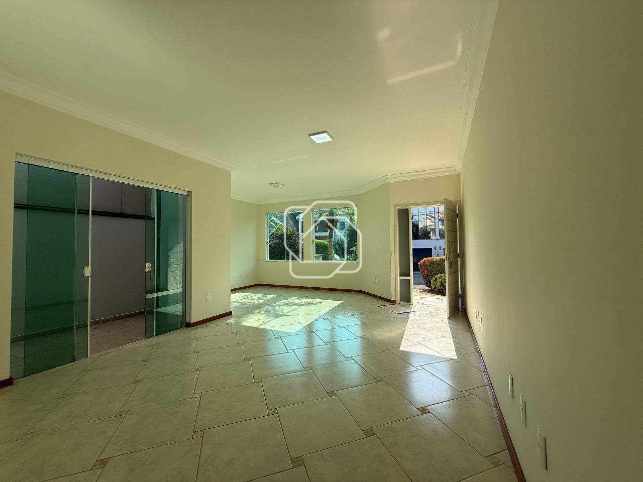 Casa de Condomínio à venda em Indaiatuba - SP - Jardim Villa Romana: Sala