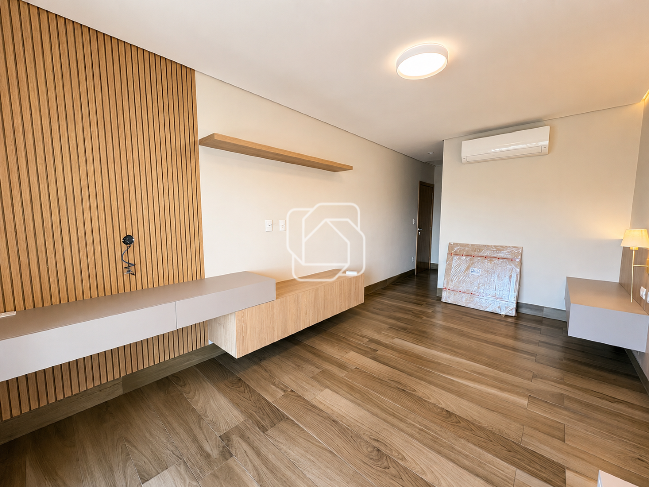 Casa de Condomínio para aluguel em Indaiatuba - SP - Jardim Residencial Dona Lucilla: Suíte Master