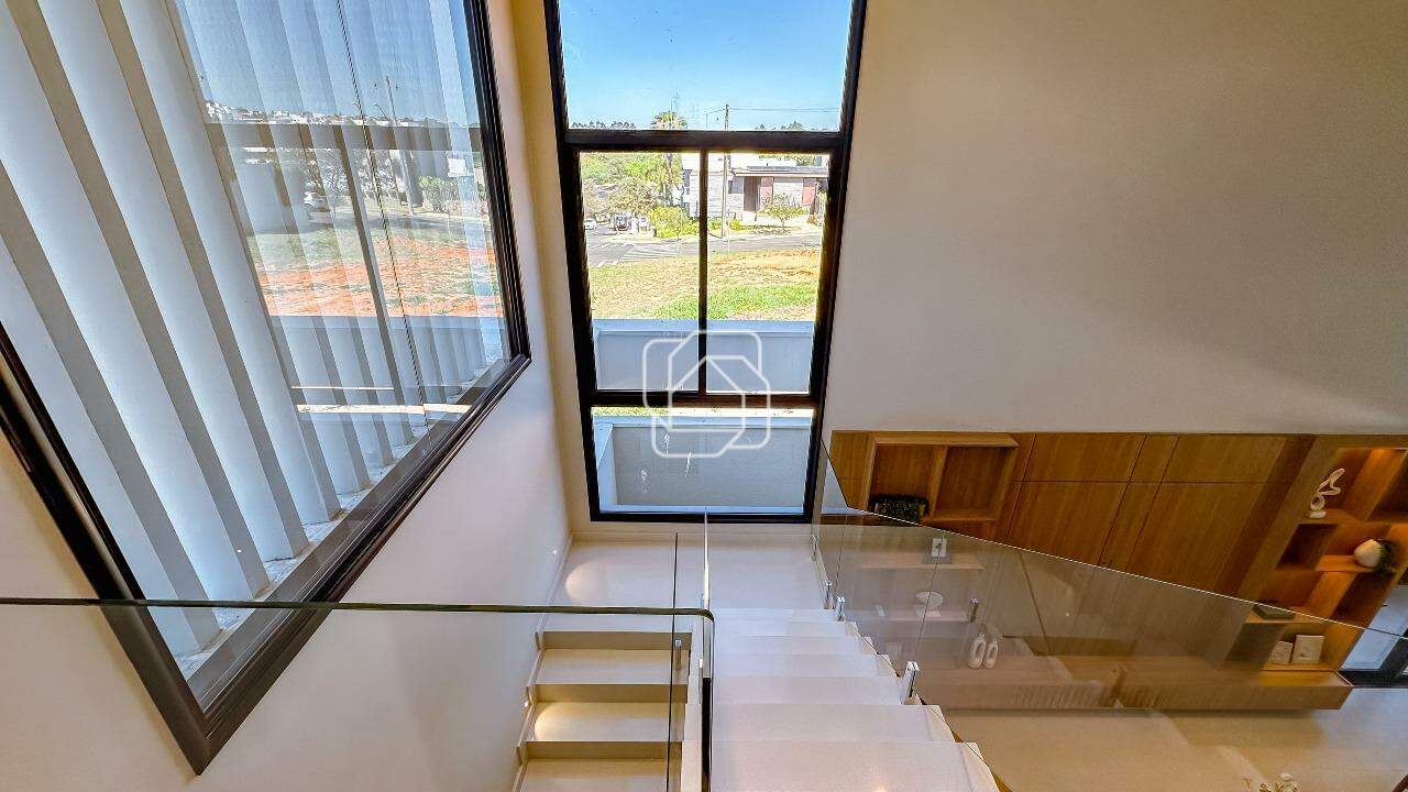 Casa de Condomínio à venda em Indaiatuba - SP - Jardim Residencial Santa Clara: Escadas