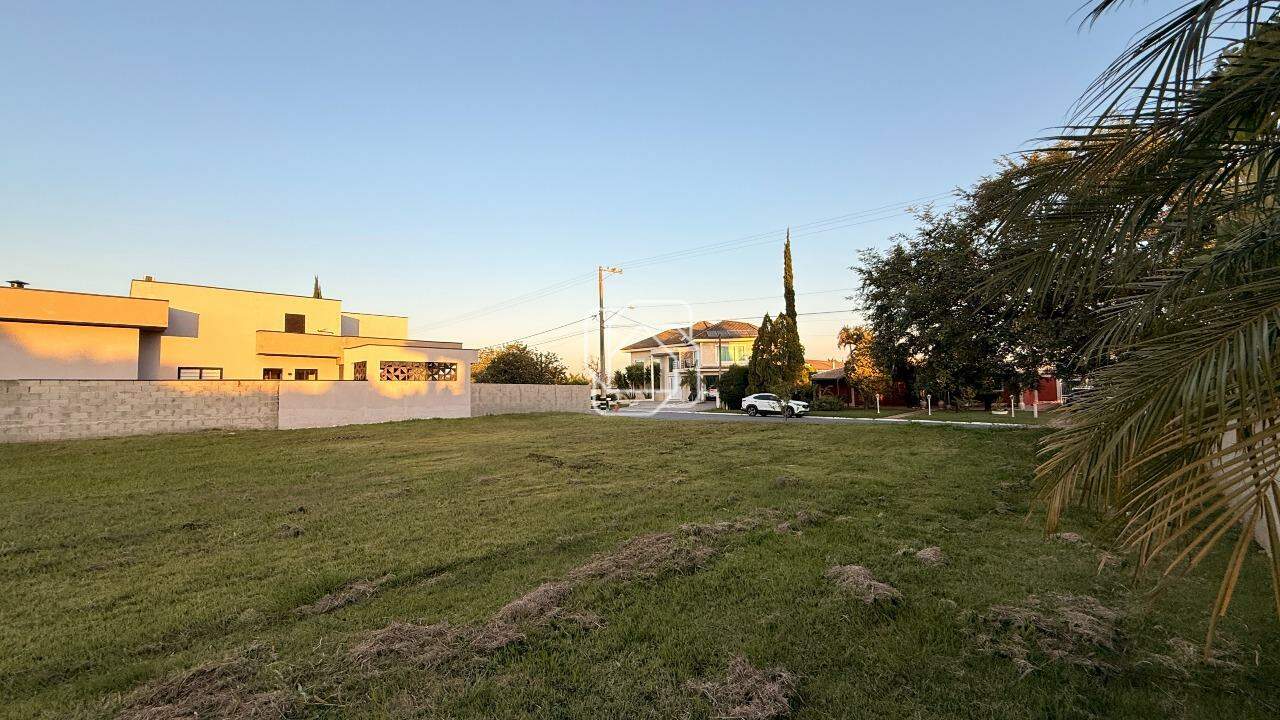 Terreno à venda em Itu - SP - Parque Village Castelo: Visão ampla do terreno