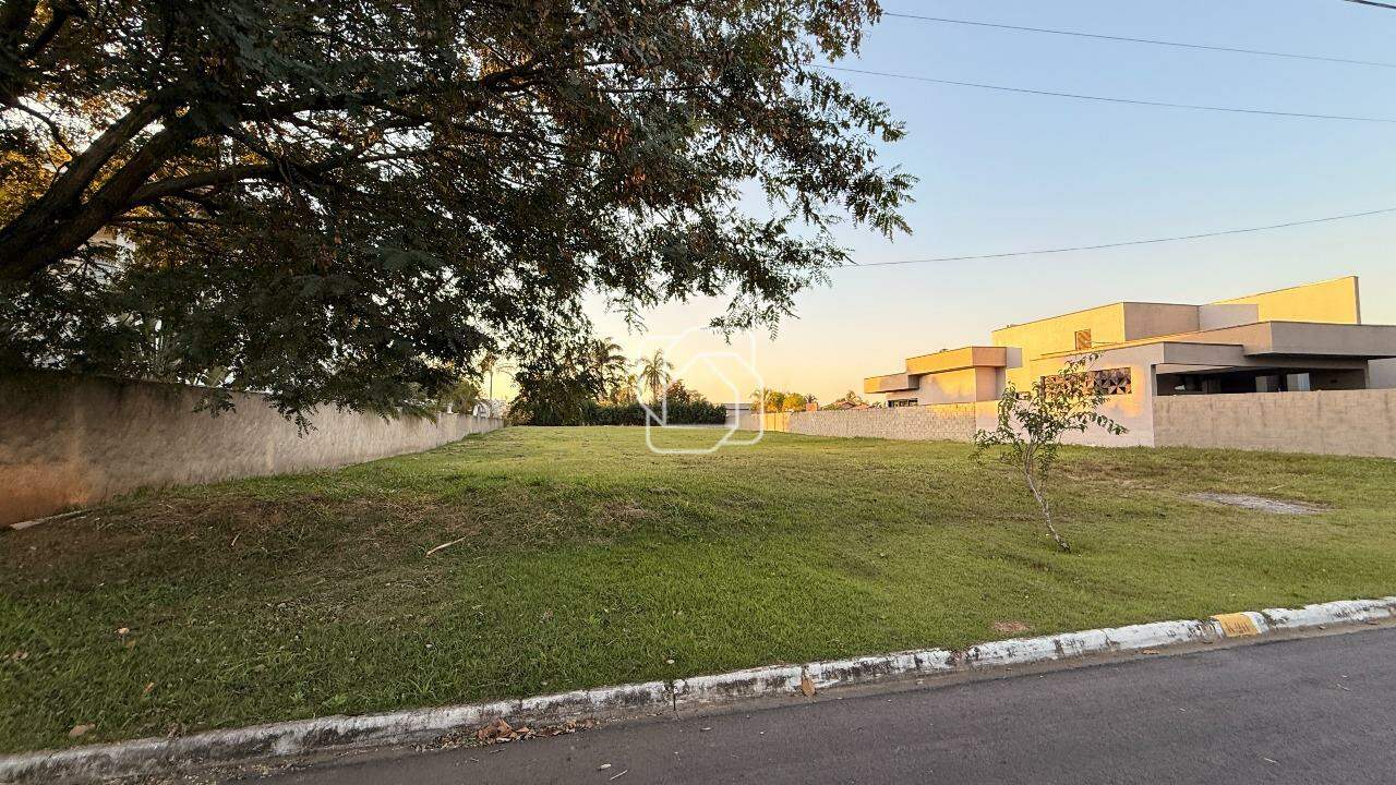 Terreno à venda em Itu - SP - Parque Village Castelo: Visão ampla do terreno