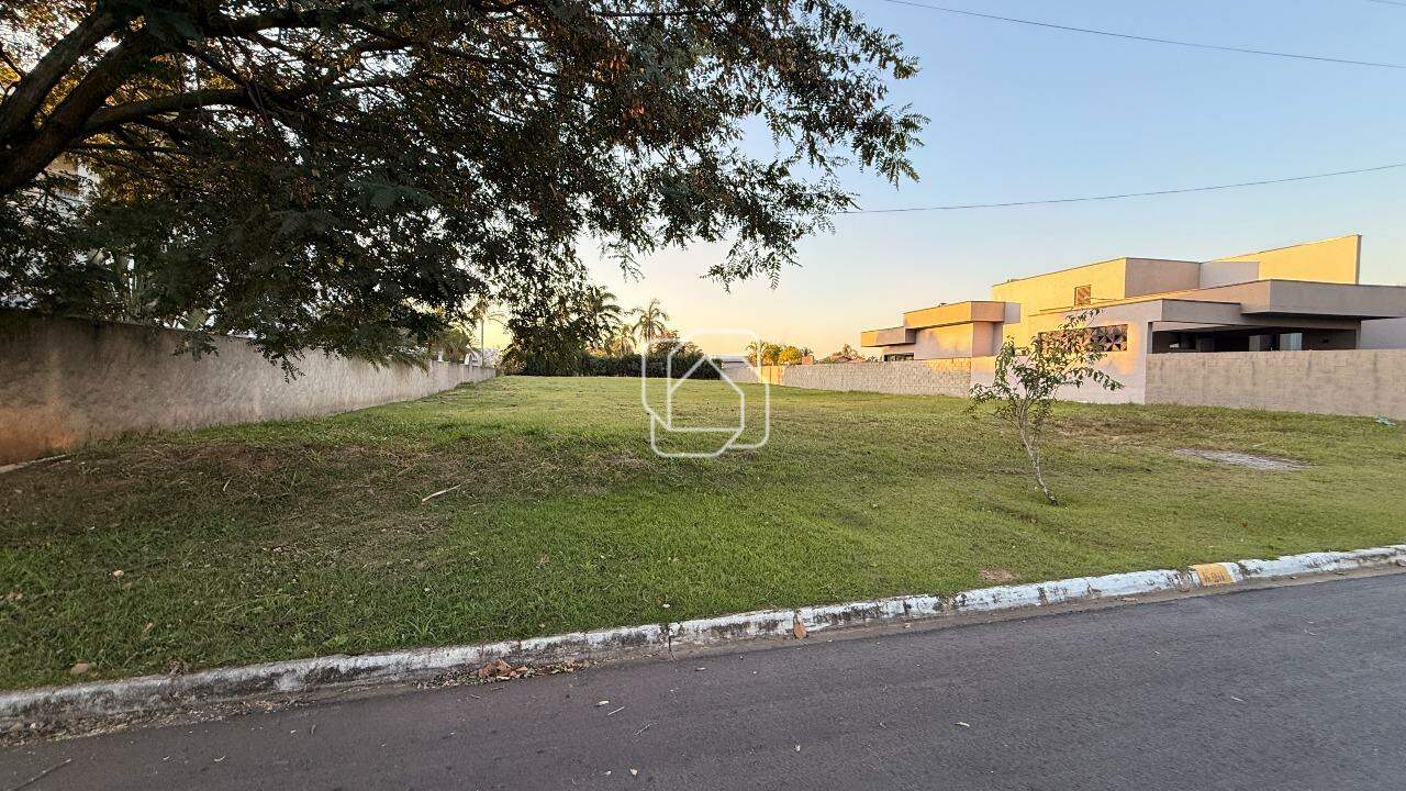 Terreno à venda em Itu - SP - Parque Village Castelo: Visão ampla do terreno