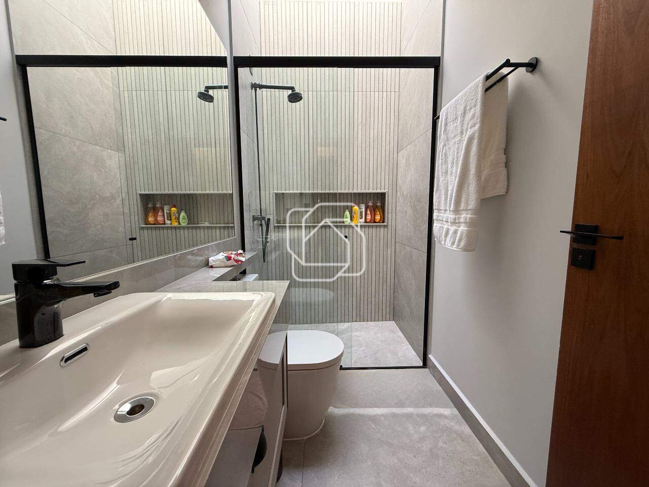 Casa de Condomínio à venda em Indaiatuba - SP - Jardim Vila Paradiso: Banheiro