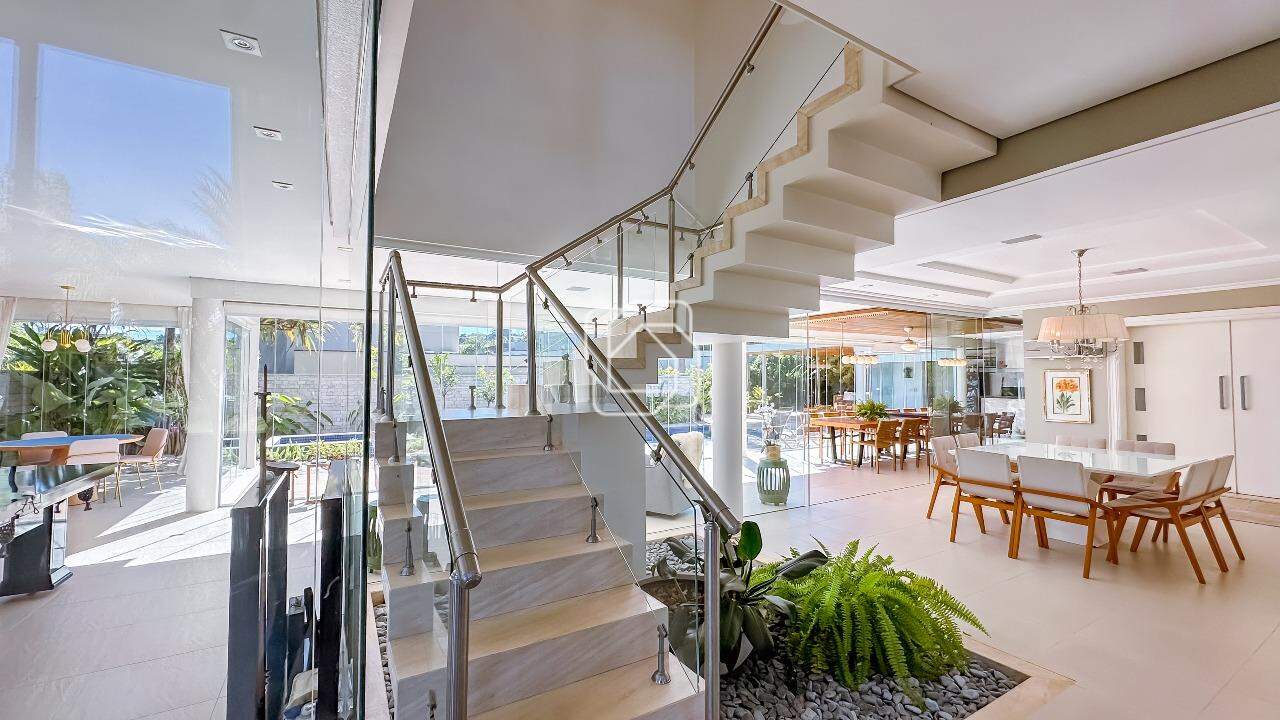 Casa à venda em Indaiatuba - SP - Jardim Vila Paradiso: Escadas