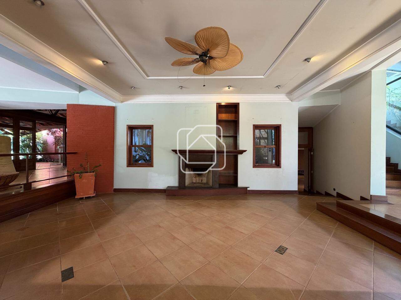 Casa de Condomínio à venda em Indaiatuba - SP - Helvetia Polo Country: Sala de estar