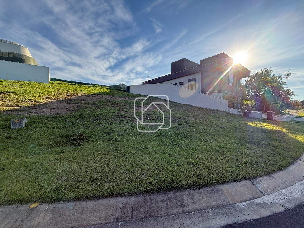 Terreno à venda em Indaiatuba - SP - Parque Villa dos Pinheiros: Visão geral do terreno