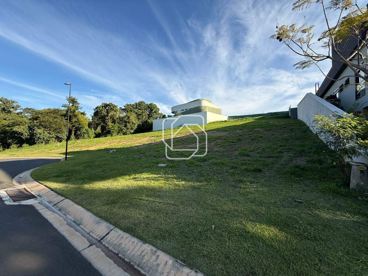 Terreno à venda em Indaiatuba - SP - Parque Villa dos Pinheiros: Visão geral do terreno
