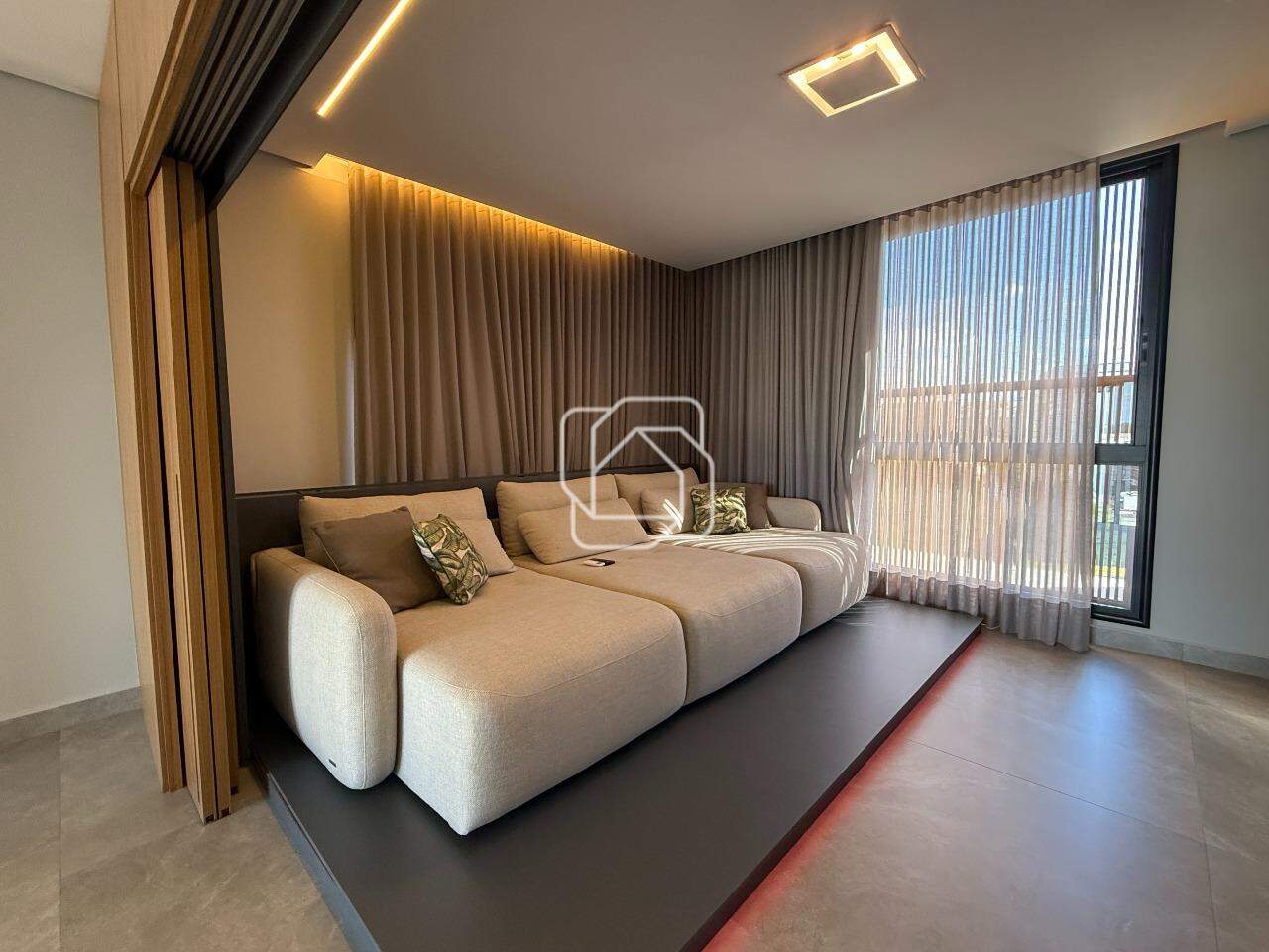 Casa de Condomínio à venda em Indaiatuba - SP - Parque Villa dos Pinheiros: Sala de TV
