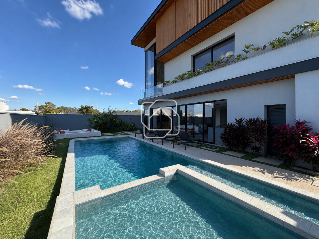 Casa de Condomínio à venda em Indaiatuba - SP - Parque Villa dos Pinheiros: Área da piscina