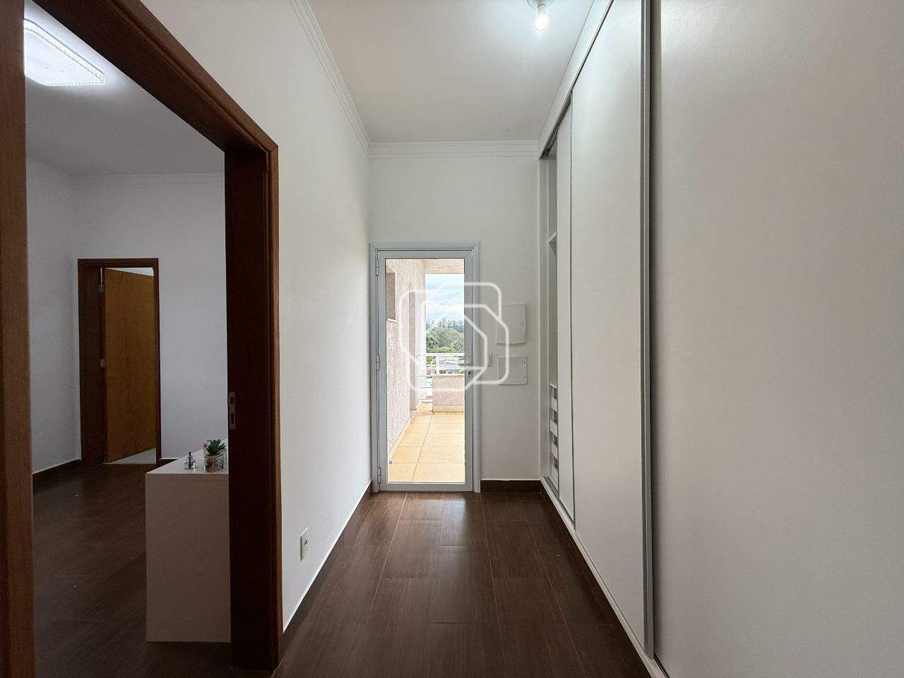 Casa de Condomínio à venda em Indaiatuba - SP - Condomínio Terra Magna: Corredor