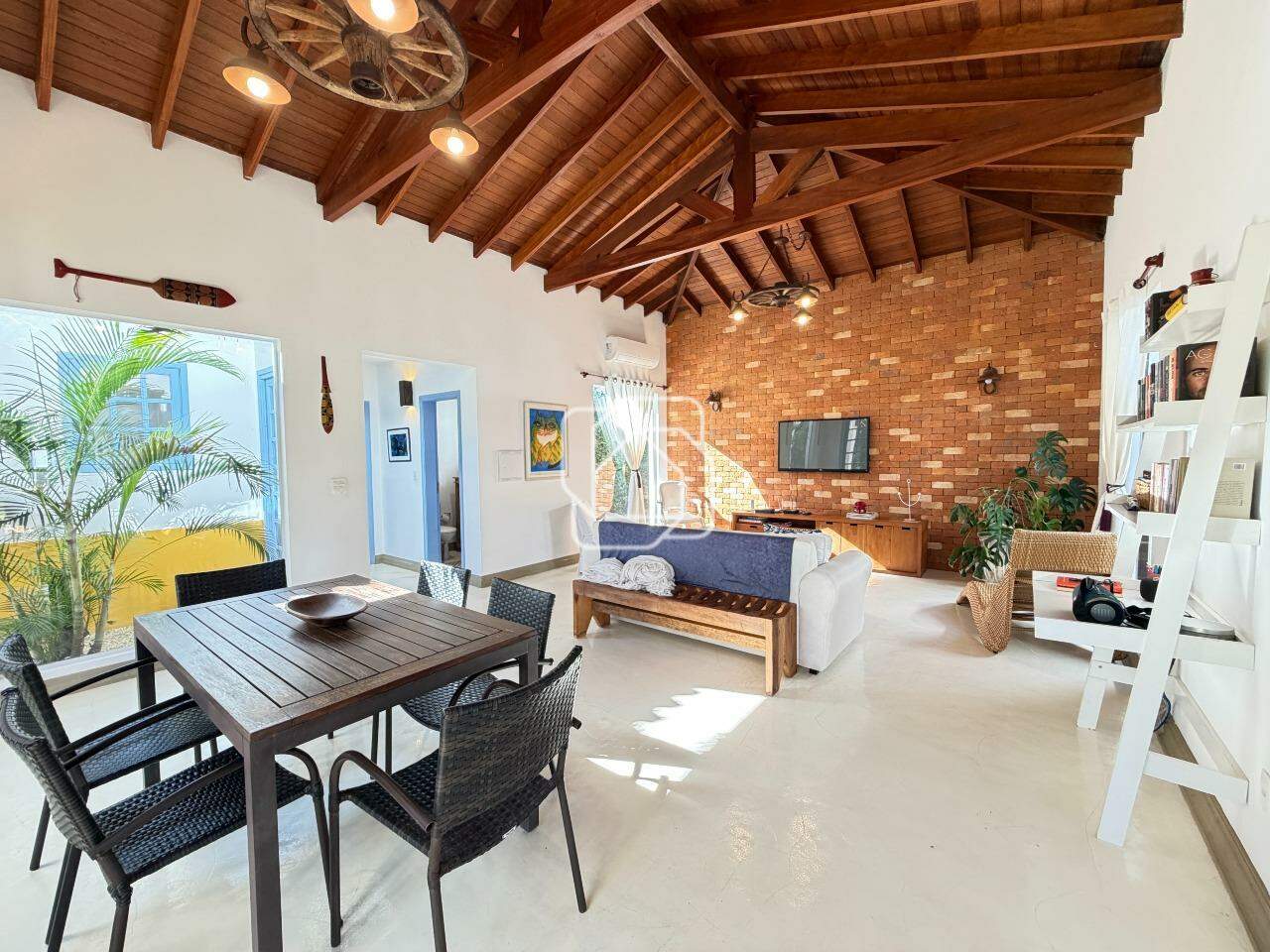 Casa de Condomínio à venda em Indaiatuba - SP - Recanto dos Pássaros: Sala de estar