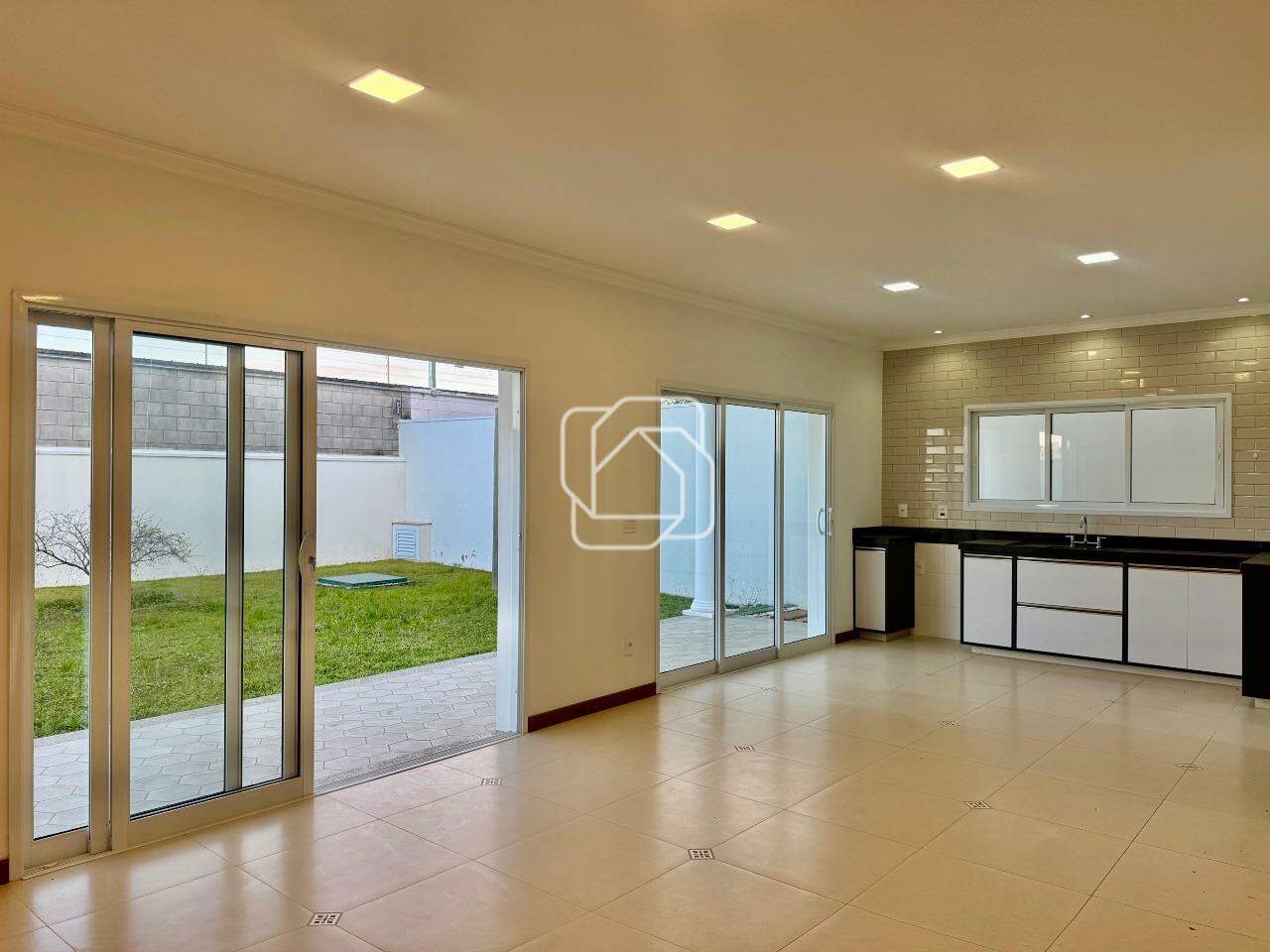 Casa de Condomínio à venda em Itu - SP - Residencial Saint Paul: Área integrada