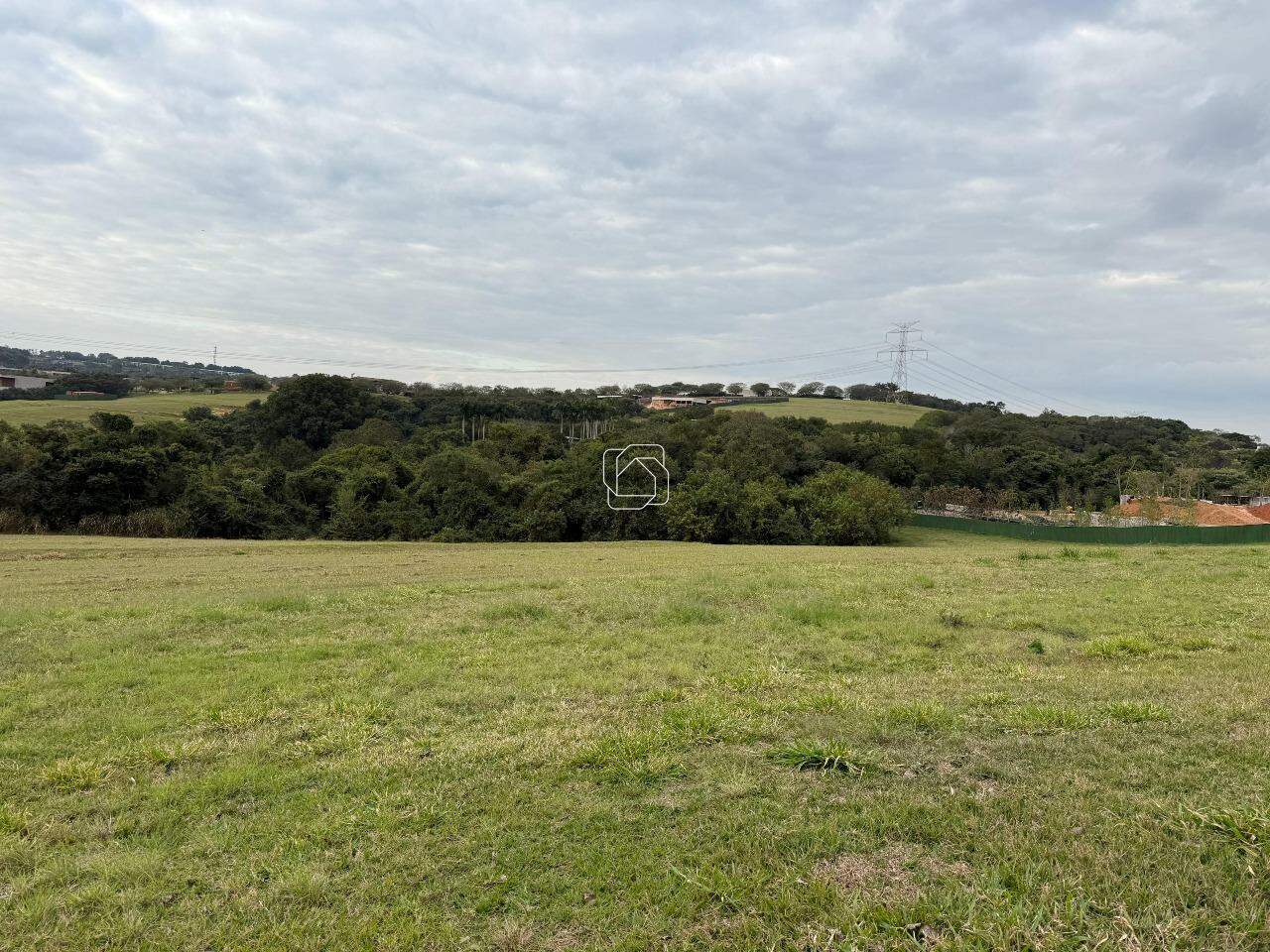 Terreno à venda em Porto Feliz - SP - Condomínio Fazenda Boa Vista: Visão ampla do terreno.