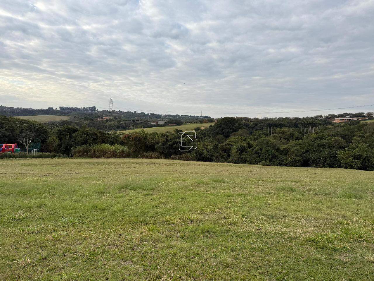 Terreno à venda em Porto Feliz - SP - Condomínio Fazenda Boa Vista: Visão ampla do terreno.