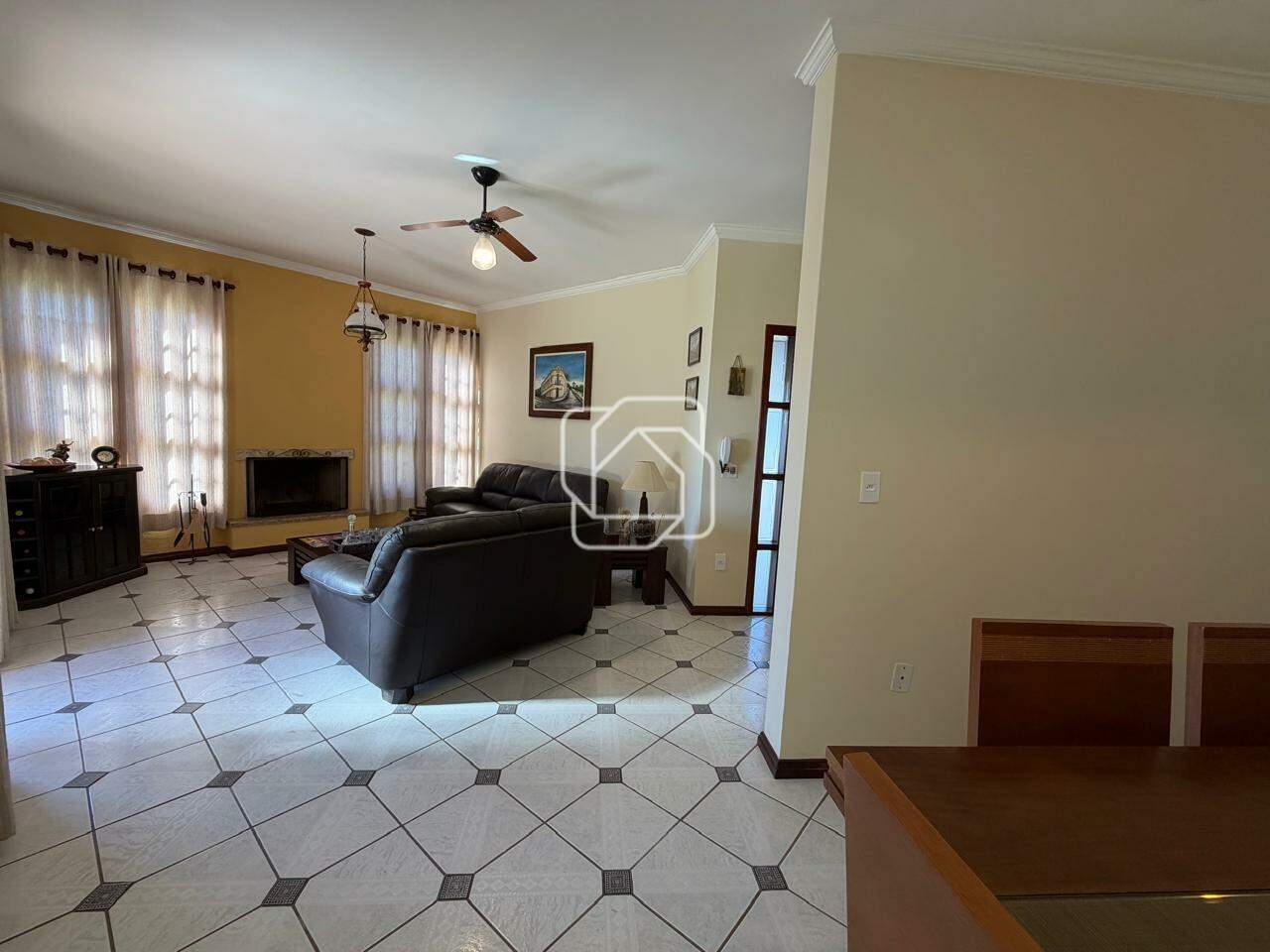 Casa de Condomínio à venda em Indaiatuba - SP - Terras de Itaici: Sala de estar