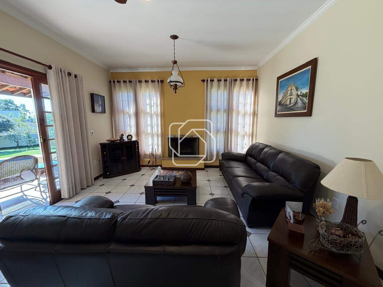 Casa de Condomínio à venda em Indaiatuba - SP - Terras de Itaici: Sala de estar