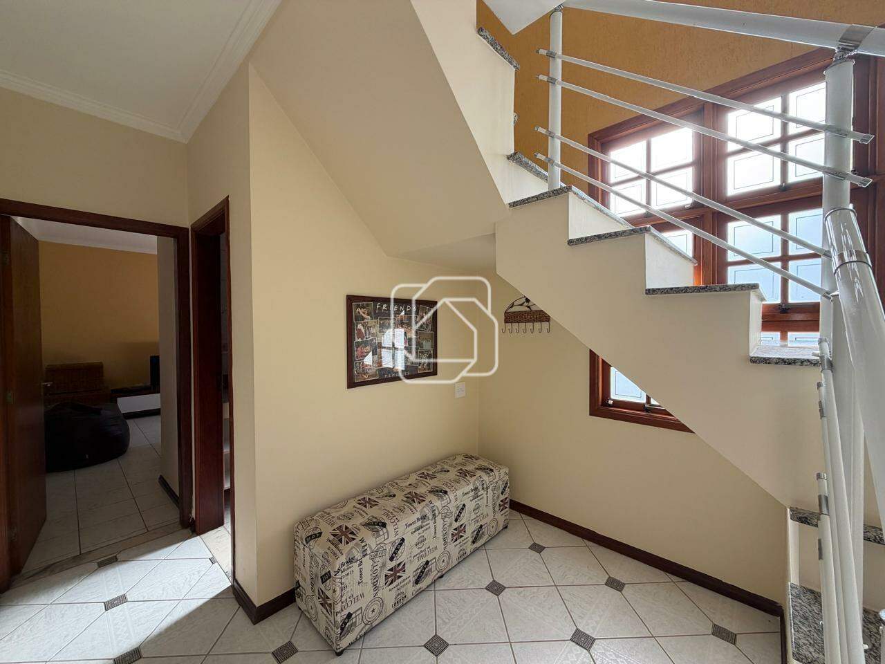 Casa de Condomínio à venda em Indaiatuba - SP - Terras de Itaici: Corredor