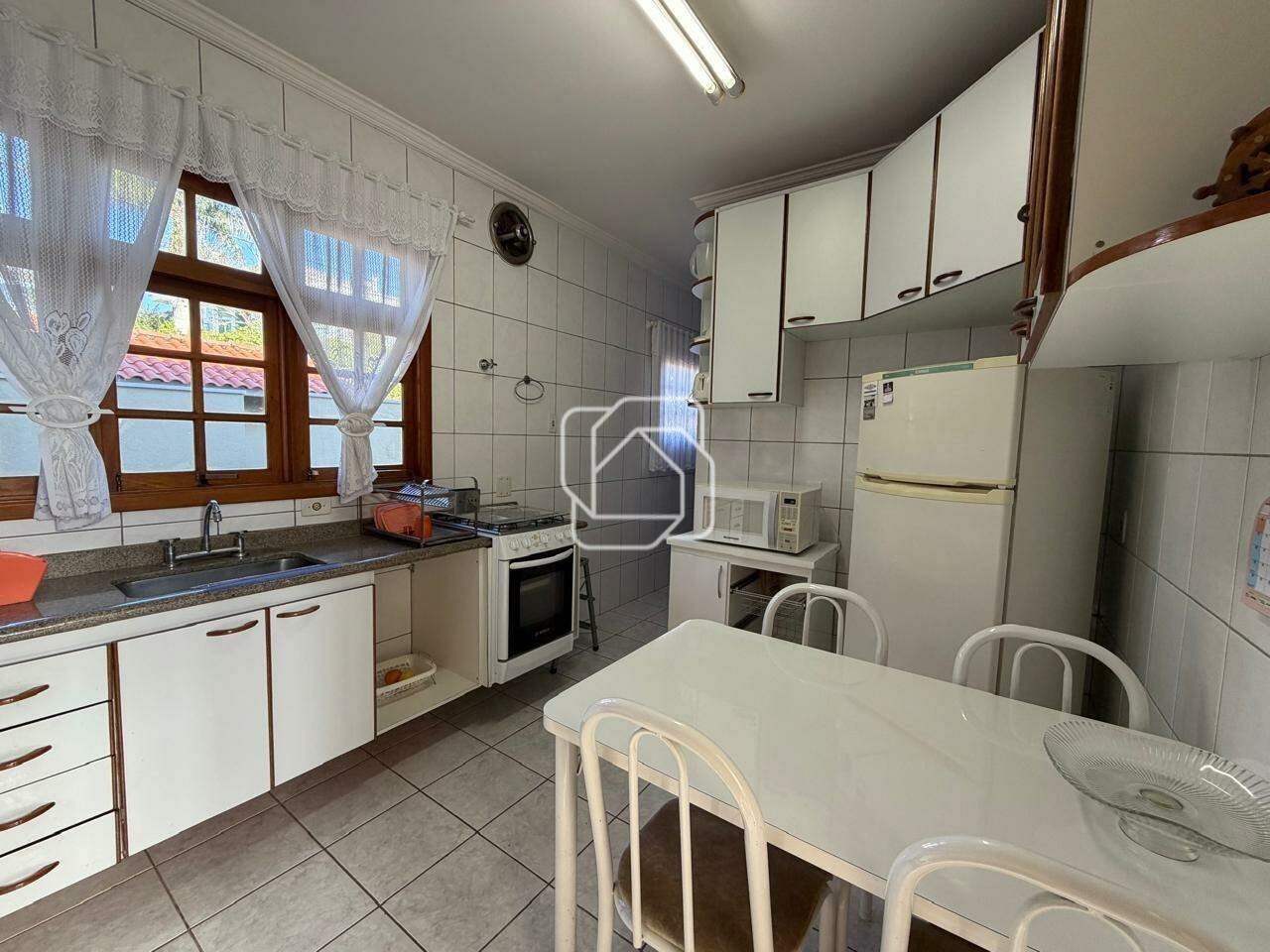 Casa de Condomínio à venda em Indaiatuba - SP - Terras de Itaici: Cozinha