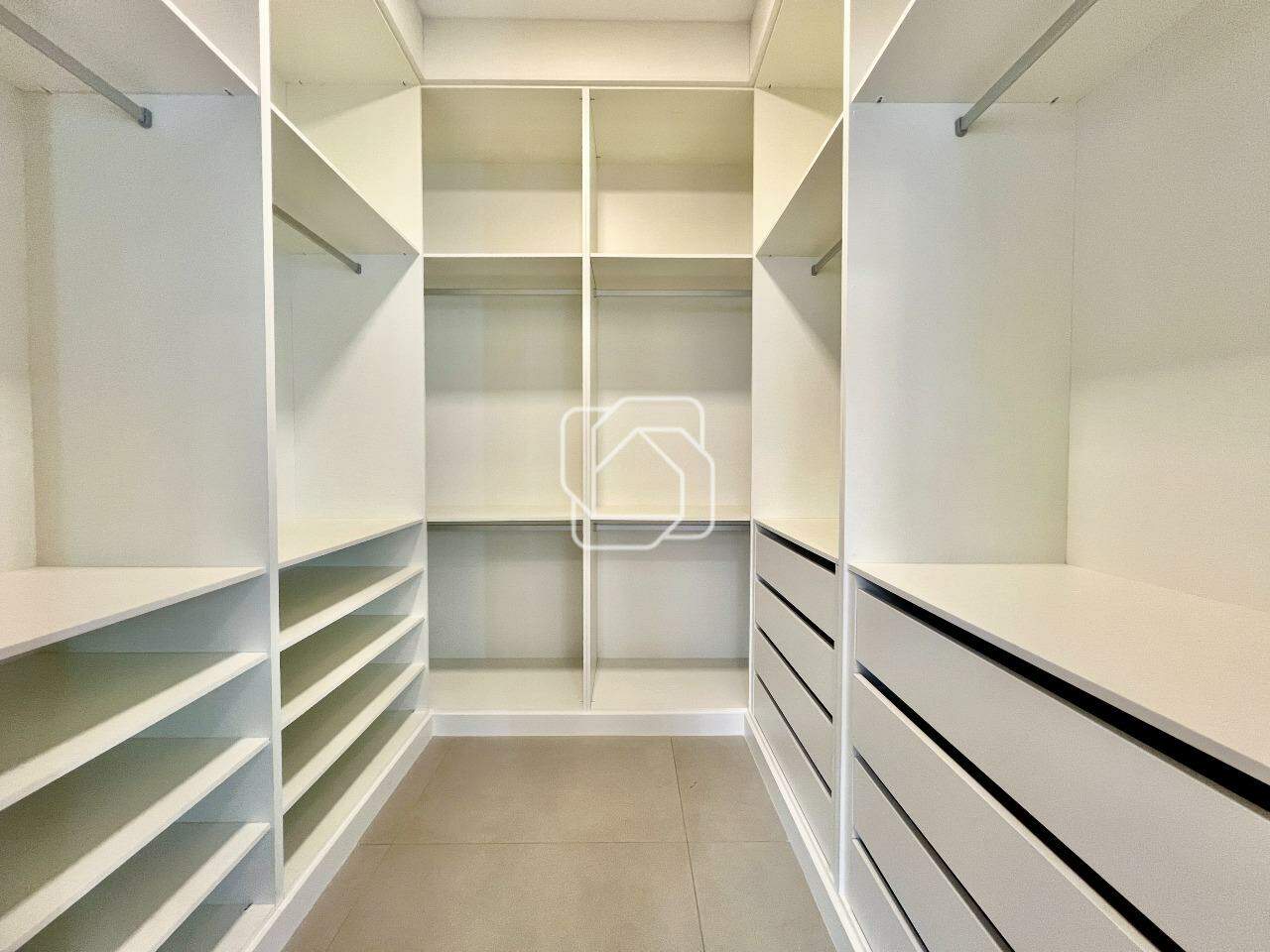 Casa de Condomínio à venda em Itu - SP - Residencial Parque Campos de Santo Antônio II: Closet