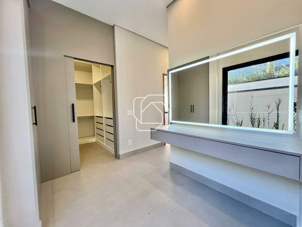 Casa de Condomínio à venda em Itu - SP - Residencial Parque Campos de Santo Antônio II: Banheiro - Suíte