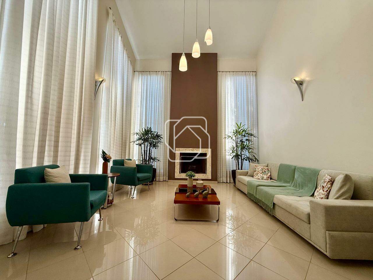 Casa de Condomínio à venda em Itu - SP - Bairro Campos de Santo Antônio: Sala de estar