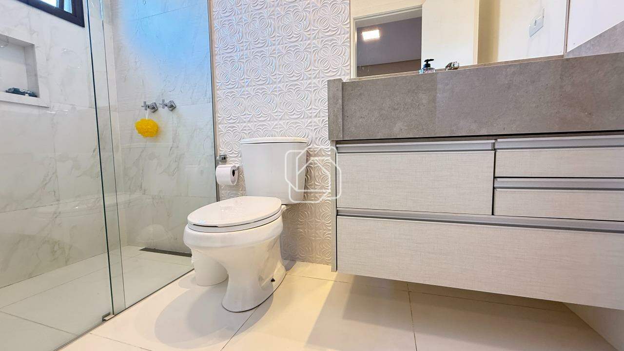 Casa de Condomínio à venda em Salto - SP - Portal dos Bandeirantes: Banheiro