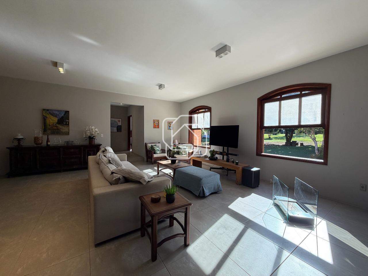 Casa de Condomínio à venda em Indaiatuba - SP - Chácara Polaris: Sala de estar