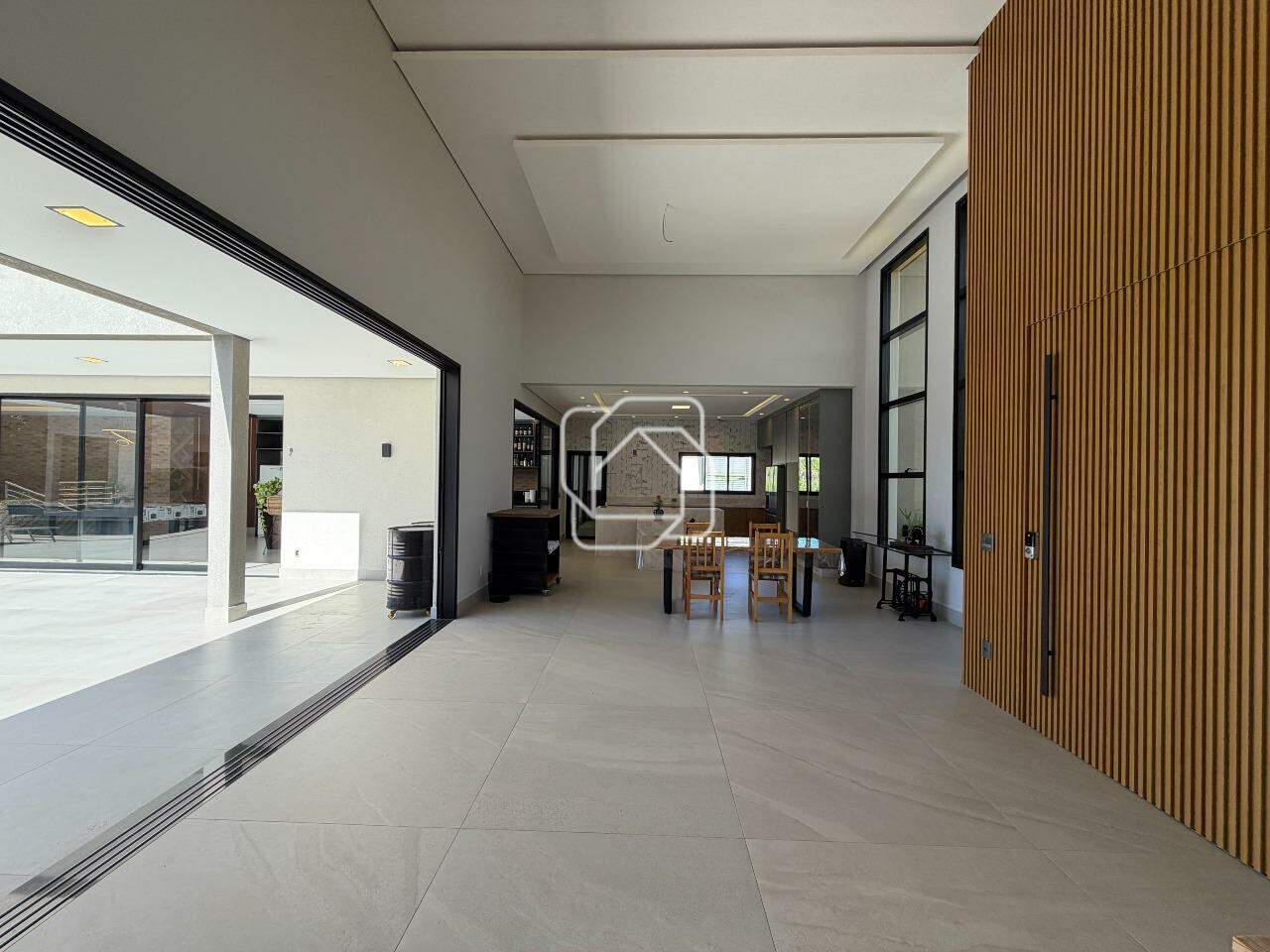 Casa de Condomínio à venda em Indaiatuba - SP - Colinas do Mosteiro de Itaici: Hall