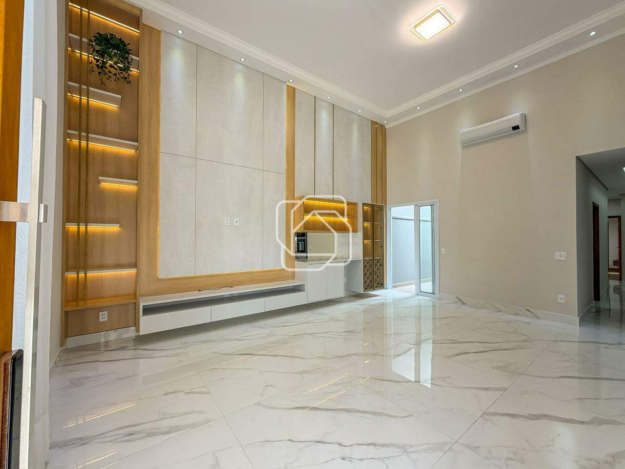 Casa de Condomínio à venda em Indaiatuba - SP - Jardim Residencial Maria Dulce: Sala de estar
