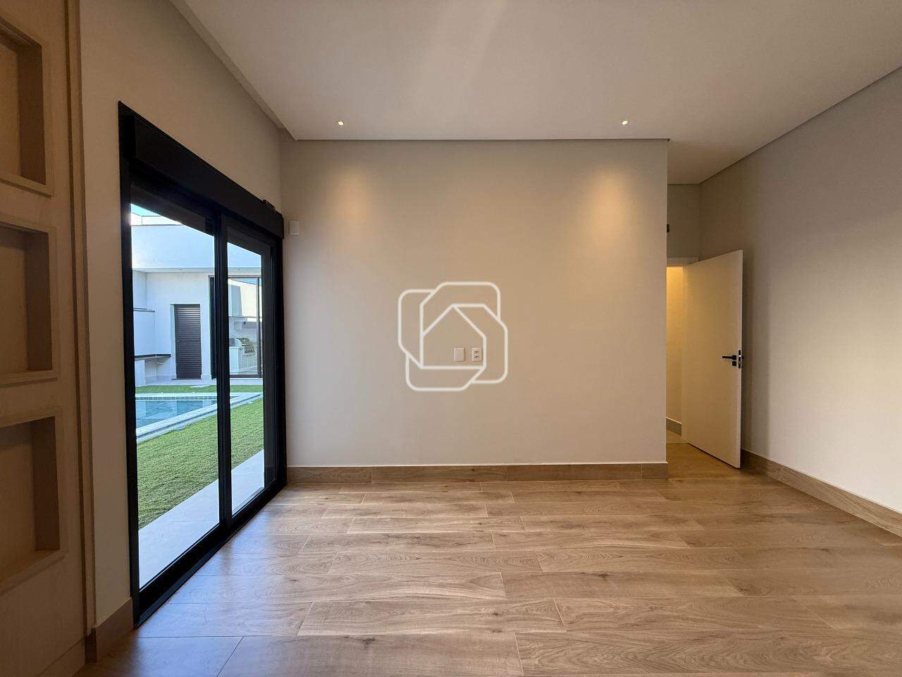 Casa de Condomínio à venda em Indaiatuba - SP - Residencial London Park: suite master