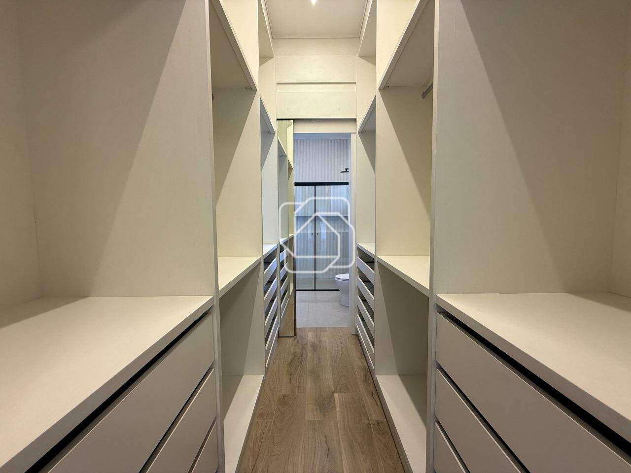 Casa de Condomínio à venda em Indaiatuba - SP - Residencial London Park: closet suite master