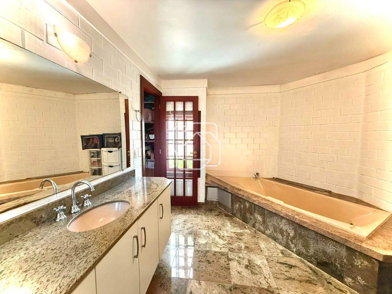 Casa de Condomínio à venda em Itu - SP - Condomínio Campos de Santo Antônio: Banheiro