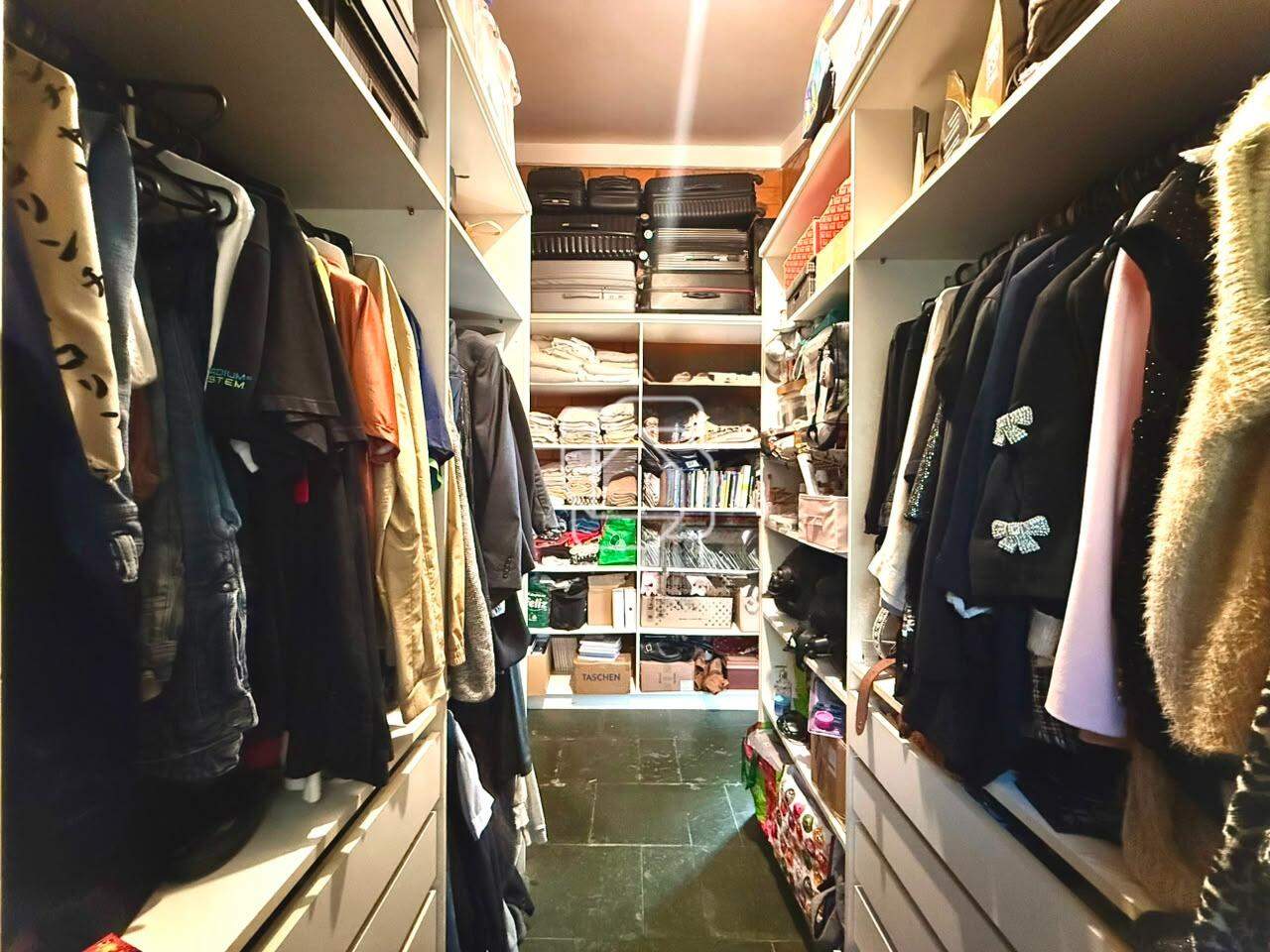 Casa de Condomínio à venda em Itu - SP - Condomínio Campos de Santo Antônio: Closet
