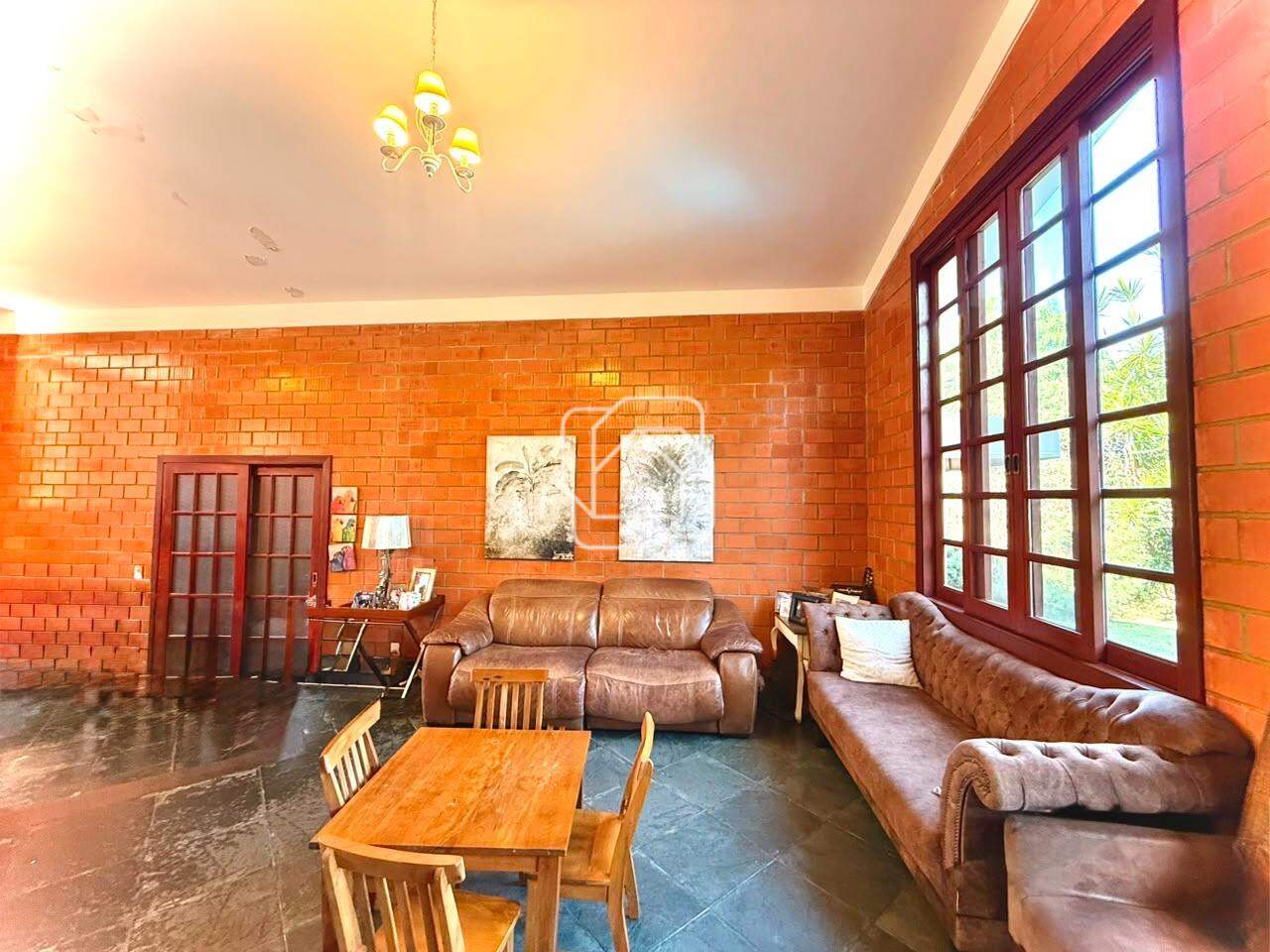 Casa de Condomínio à venda em Itu - SP - Condomínio Campos de Santo Antônio: Sala de estar