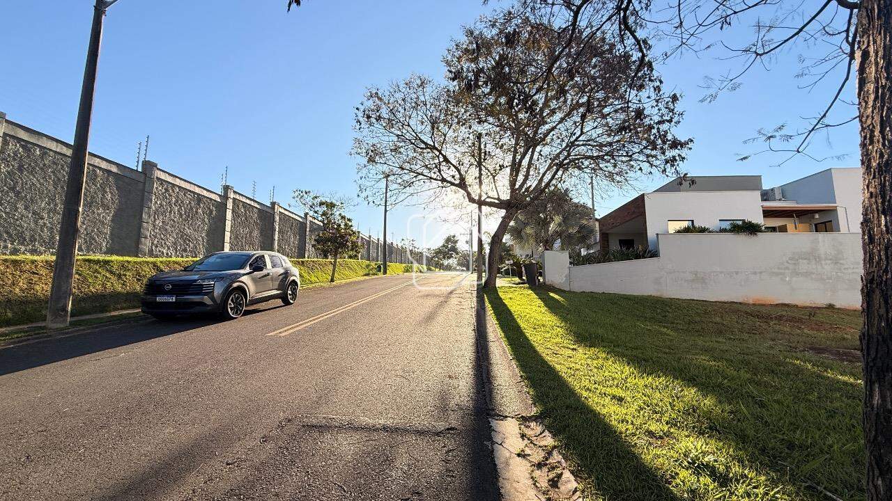 Terreno à venda em Indaiatuba - SP - Jardim Residencial Santa Clara: Rua do terreno
