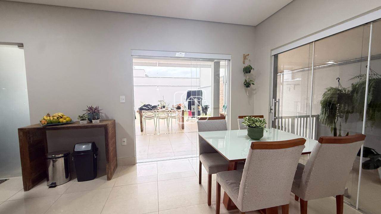 Casa à venda em Salto - SP - Village Moutonnée: Sala de jantar