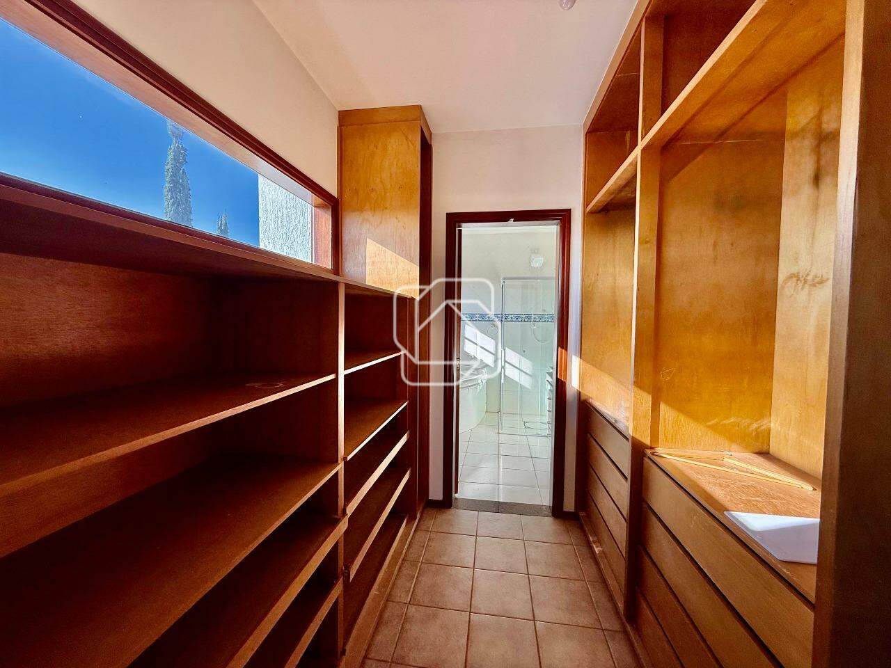 Casa de Condomínio à venda em Itu - SP - Condomínio Campos de Santo Antônio: Closet