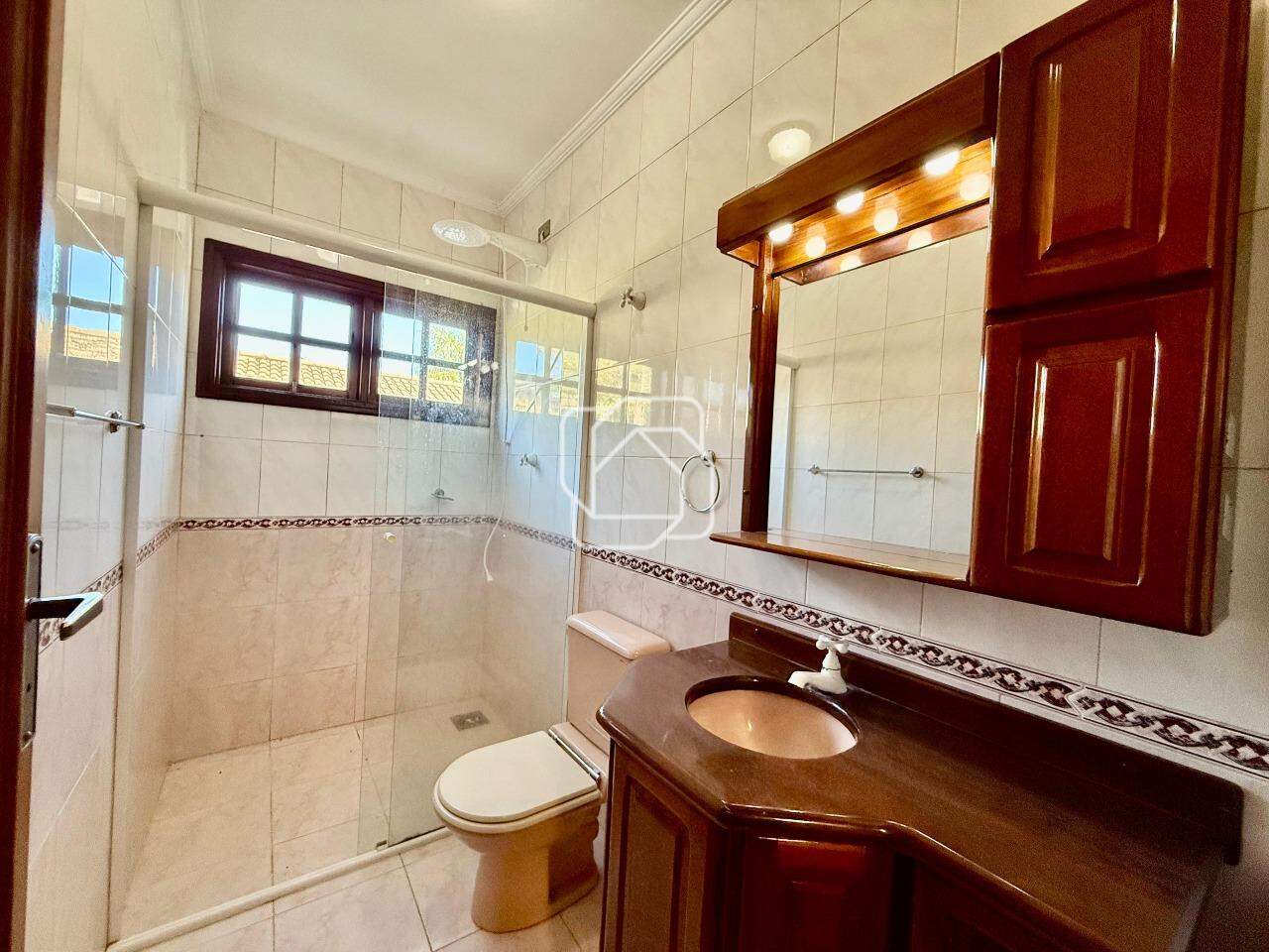 Casa de Condomínio à venda em Itu - SP - Condomínio Campos de Santo Antônio: Banheiro