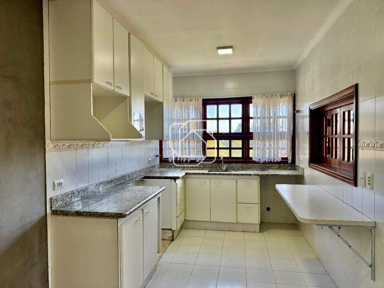 Casa de Condomínio à venda em Itu - SP - Condomínio Campos de Santo Antônio: Cozinha