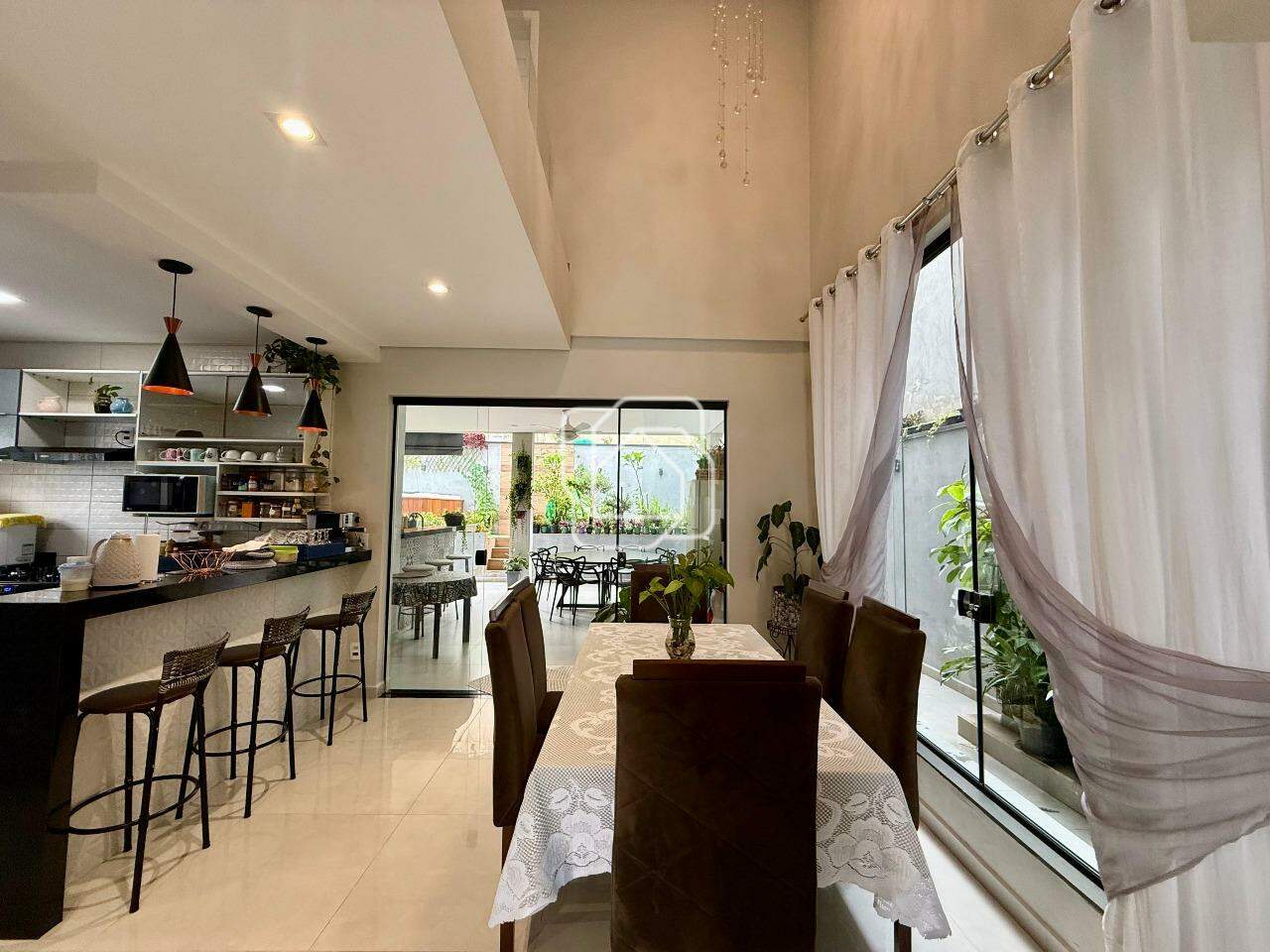Casa de Condomínio à venda em Itu - SP - Condomínio Gardenville: Sala de jantar