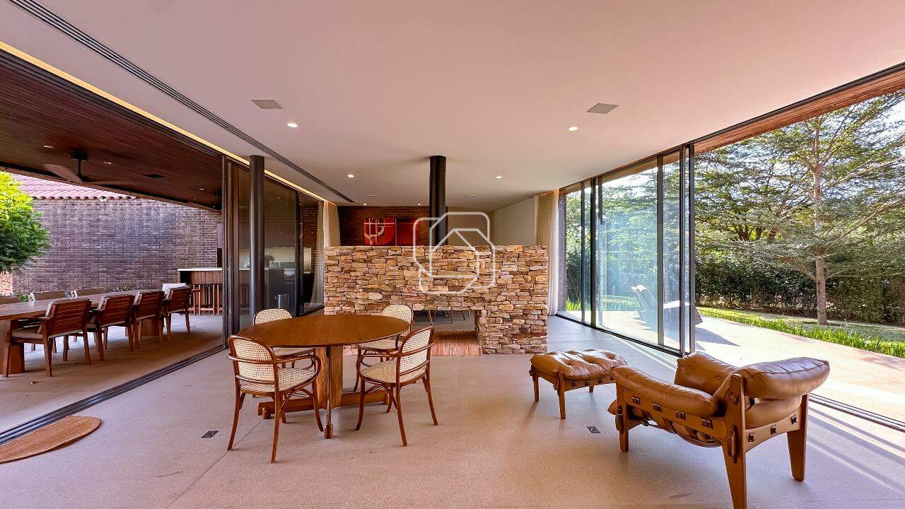 Casa de Condomínio à venda em Monte Mor - SP - Haras Larissa: Sala de lareira