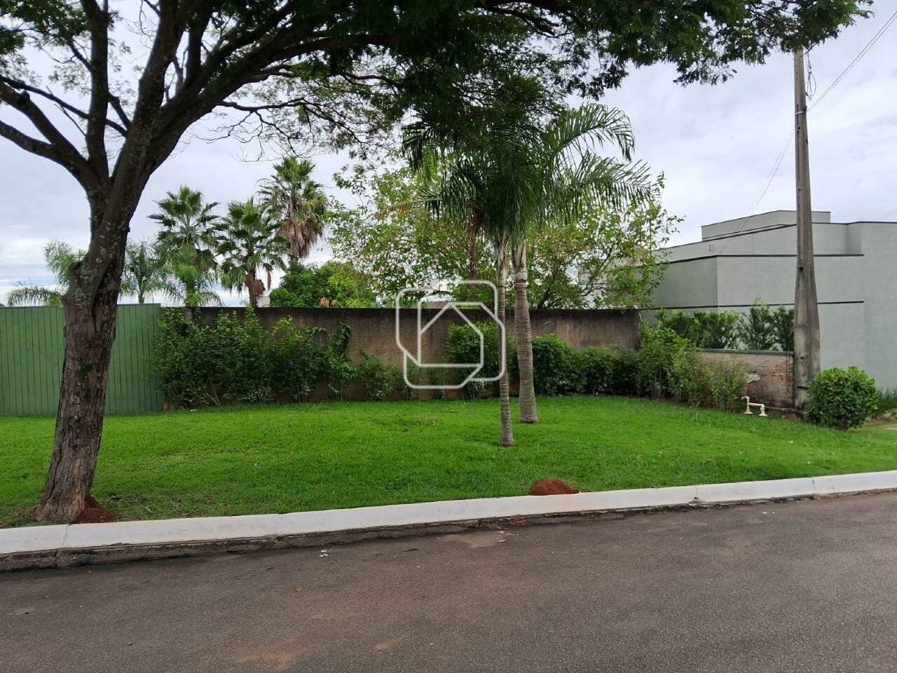 Terreno à venda em Itu - SP - Condomínio Santa Mônica: 