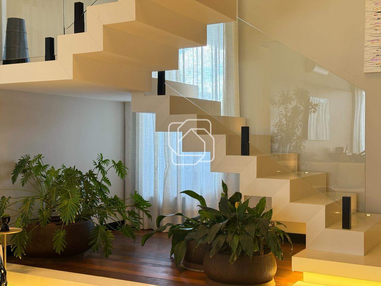 Casa à venda em Indaiatuba - SP - Residencial Creta: Escadas