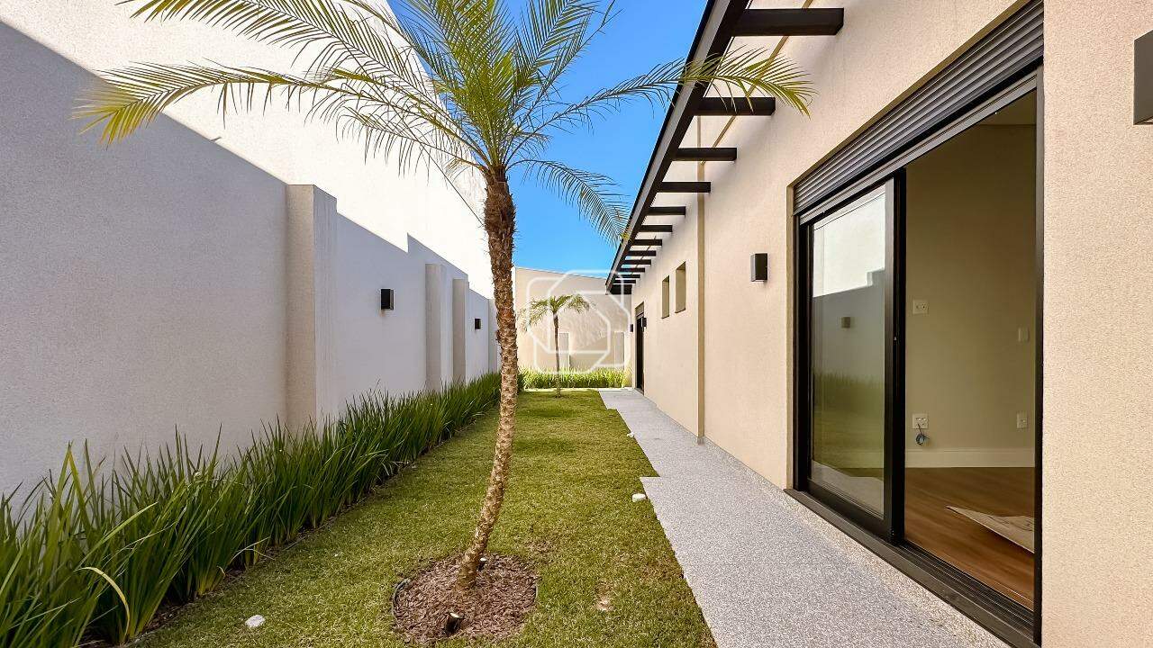 Casa de Condomínio à venda em Indaiatuba - SP - Parque Villa dos Pinheiros: Área externa