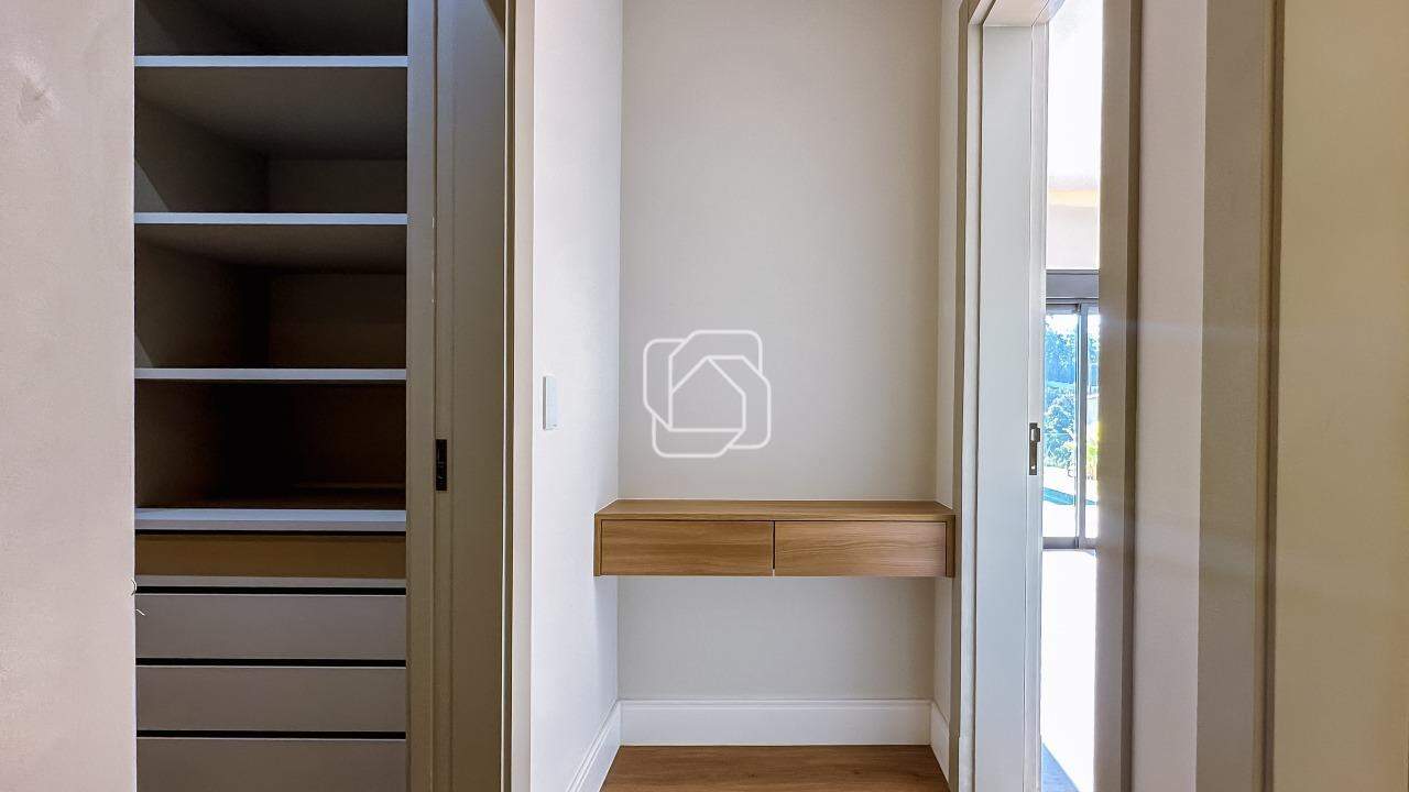 Casa de Condomínio à venda em Indaiatuba - SP - Parque Villa dos Pinheiros: Closet