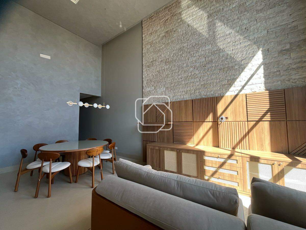 Casa de Condomínio à venda em Salto - SP - Jardim Guarujá: Sala de estar