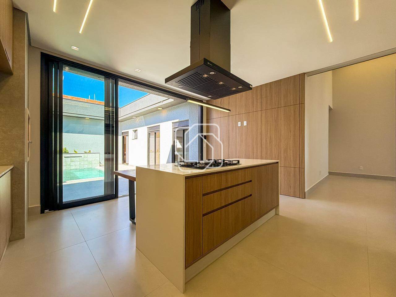 Casa de Condomínio à venda em Indaiatuba - SP - Jardim Residencial Dona Maria Cândida: Cozinha integrada