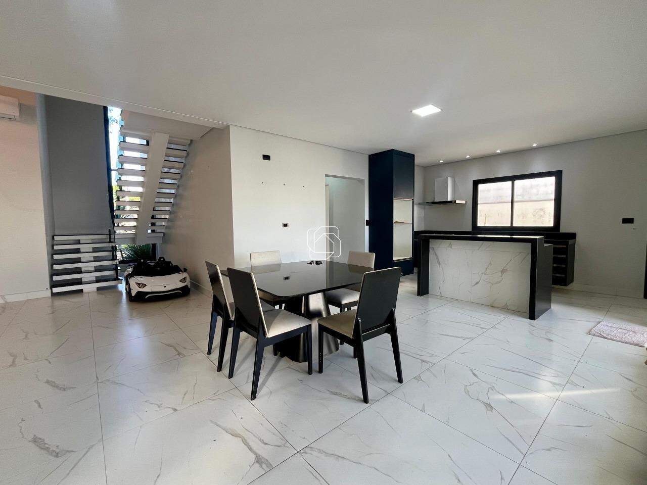 Casa de Condomínio para aluguel em Salto - SP - Portal dos Bandeirantes Salto: