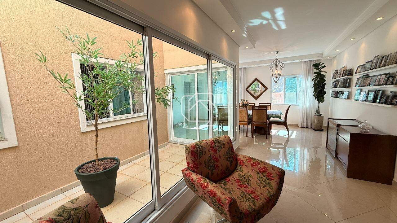 Casa de Condomínio à venda em Itu - SP - Parque Village Castelo: Sala de estar