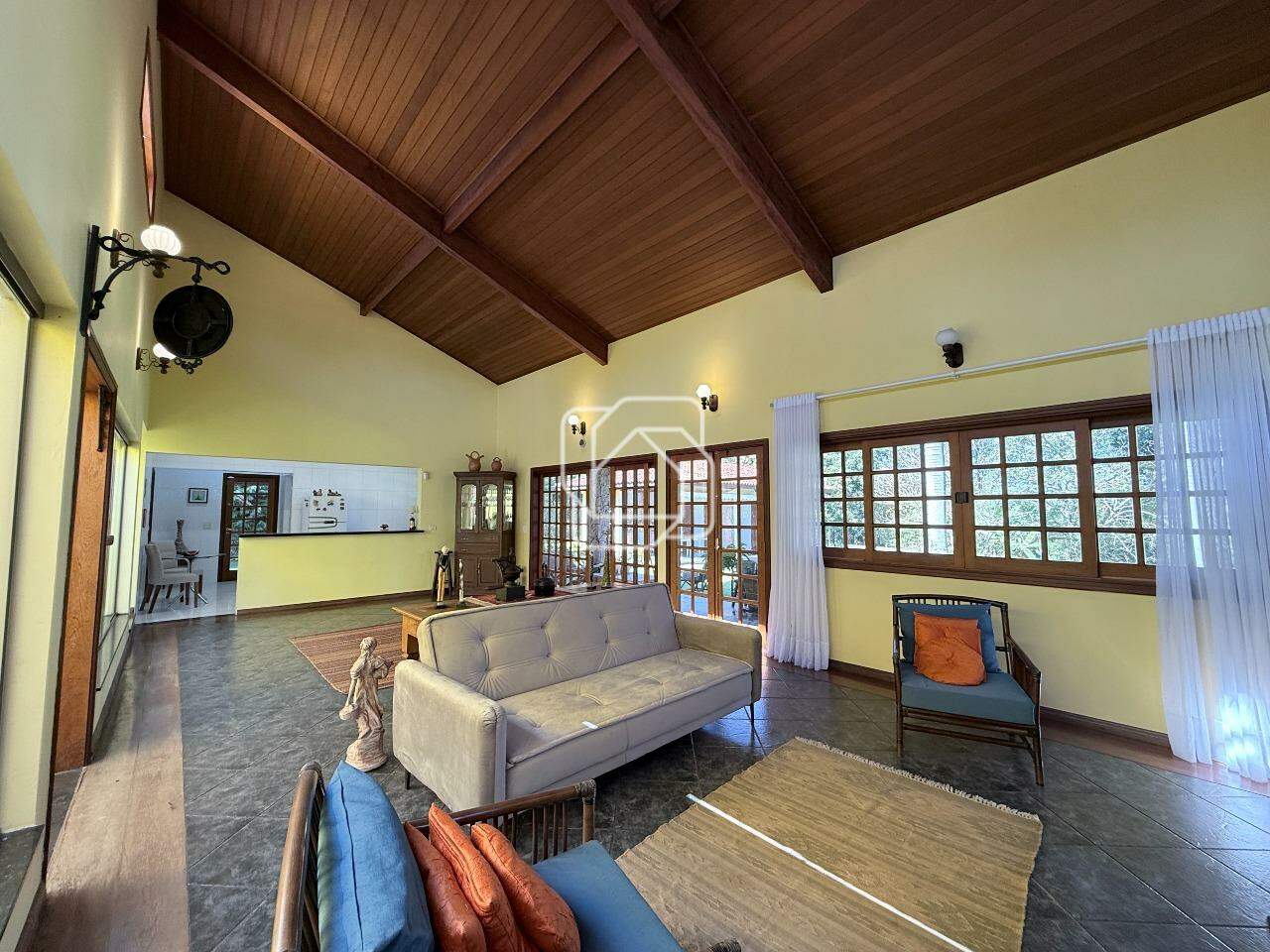 Casa de Condomínio à venda em Salto - SP - Condomínio Monte Belo: Sala de estar